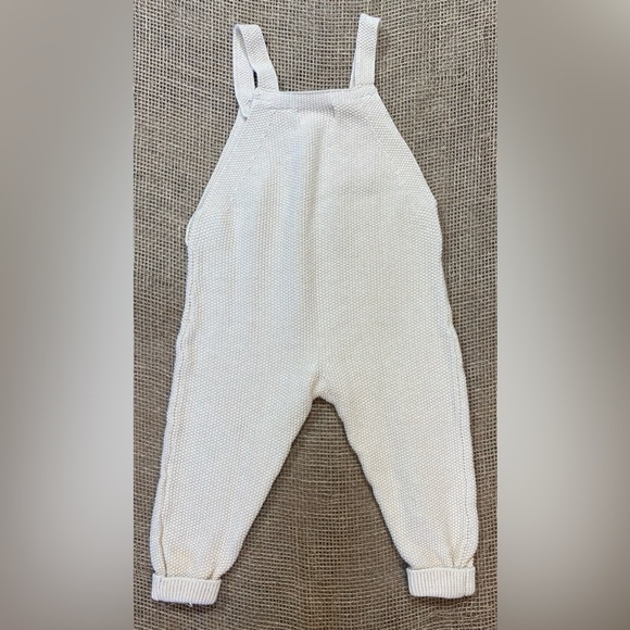 Zara Knit Overalls w/Straight Neckline, 12-18 Mths, Front Button Suspenders - Picture 2 of 5